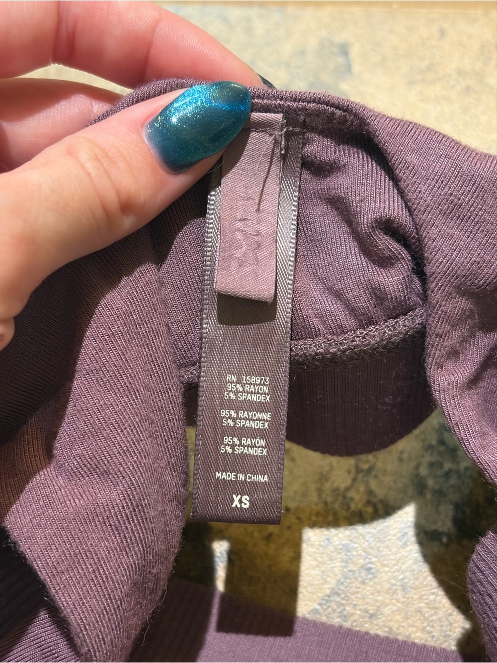 SKIMS Plum scoop neck bralette in size XS - Picture 3 of 3